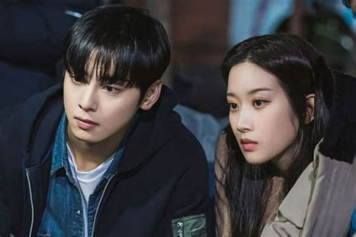 Are Cha Eunwoo And Moon Ga Young Actually Dating? Find Out Now!