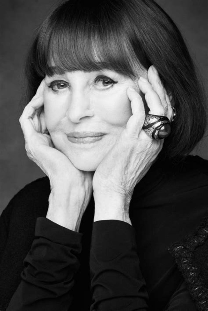 Exploring The Enigmatic Wealth Of Gloria Vanderbilt