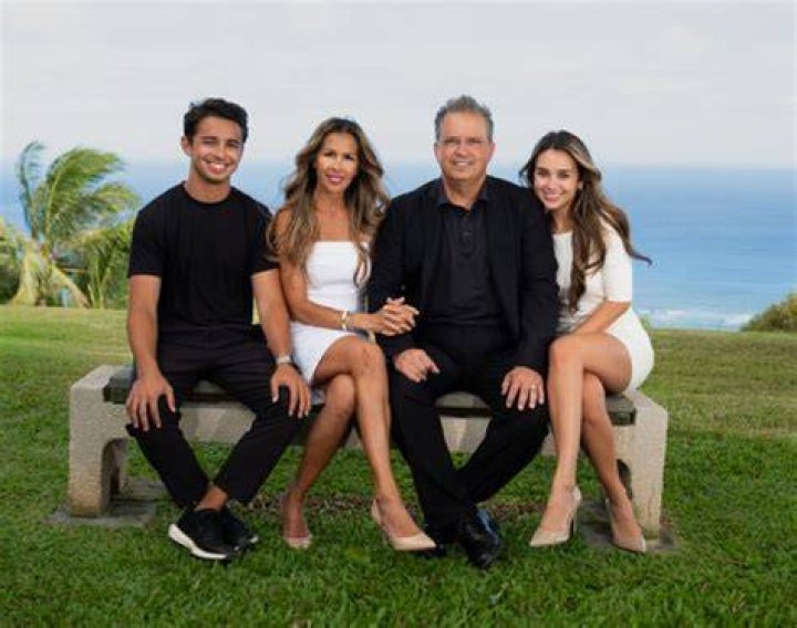 Exploring The Intriguing Life Of Glenn Medeiros And His Family