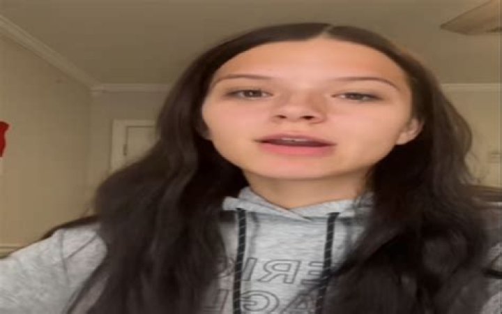 Introducing Molly Noblitt's Stunning Facial Features