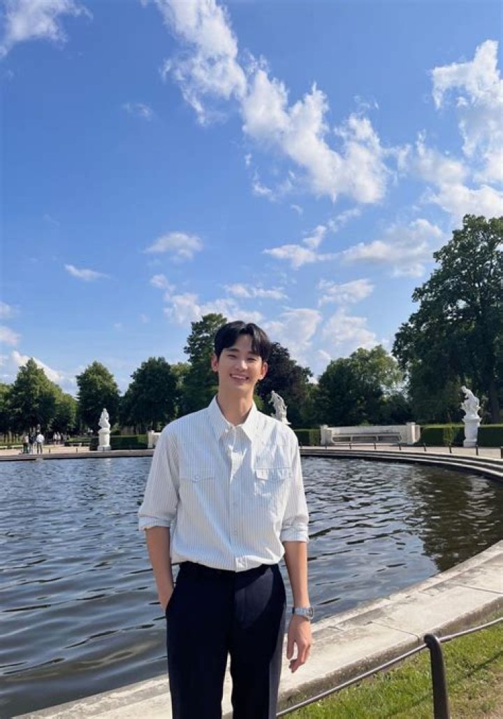 Kim Soo-Hyun's Height: Exploring The Star's Physical Presence