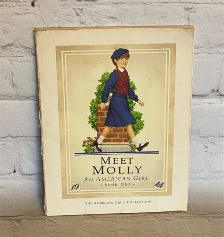 Meet Molly Niblott: An Extraordinary Artist