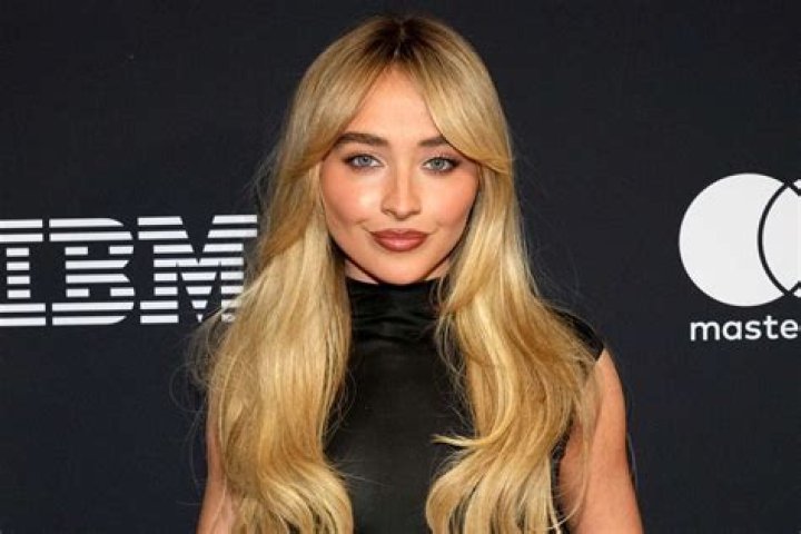 Sabrina Carpenter's Height In Feet: An Exploration