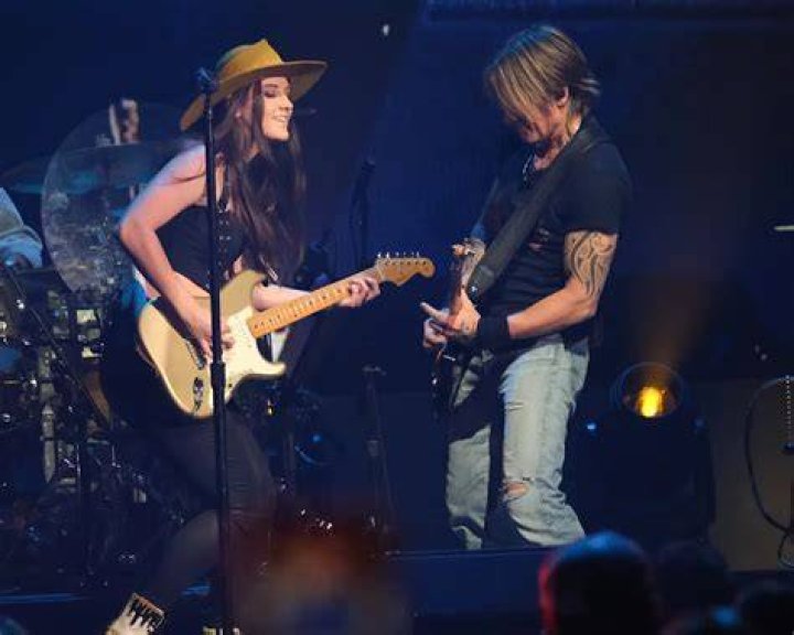 The Comprehensive Guide To Keith Urban's Siblings