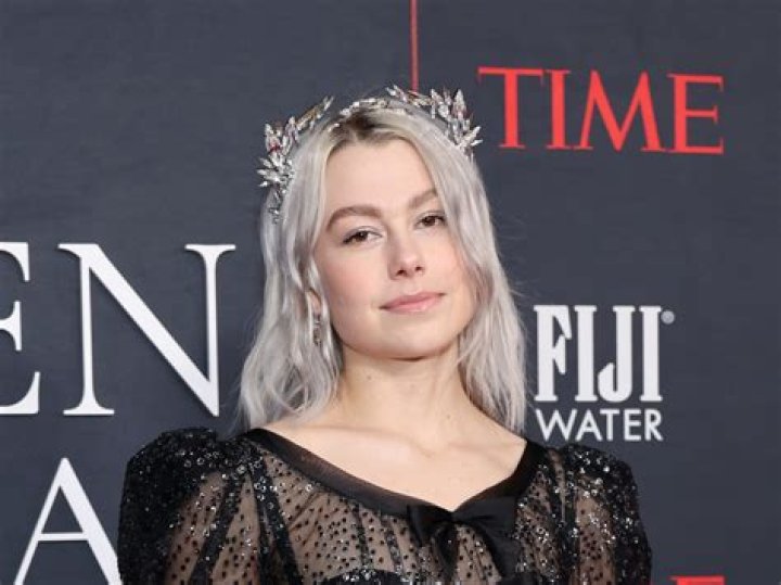 Unveiling Phoebe Bridgers' Brother: A Sibling's Journey Revealed