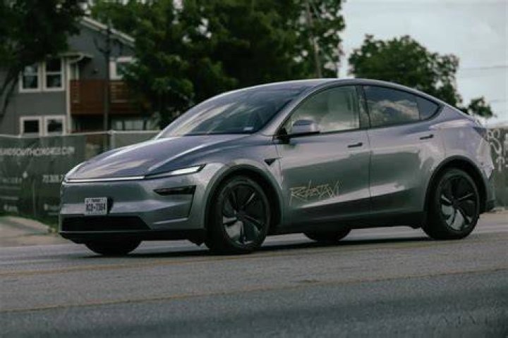 Unveiling The Ride: What Car Is Drew Scott Driving?