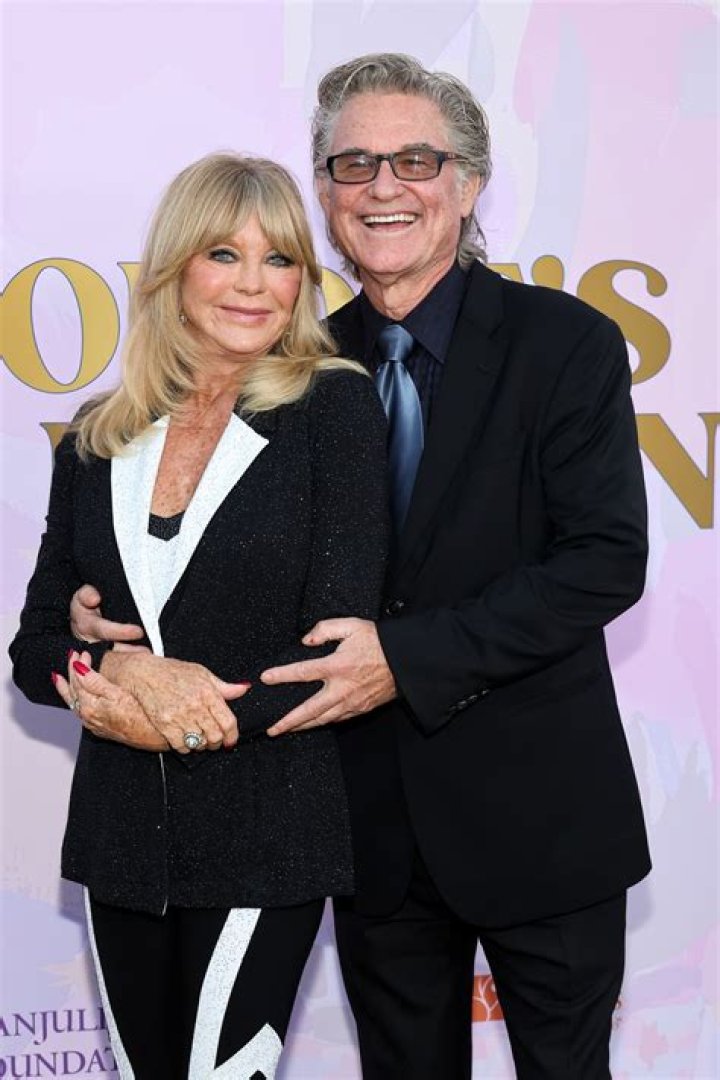 Unveiling The Truth: Is Kurt Russell Dead?
