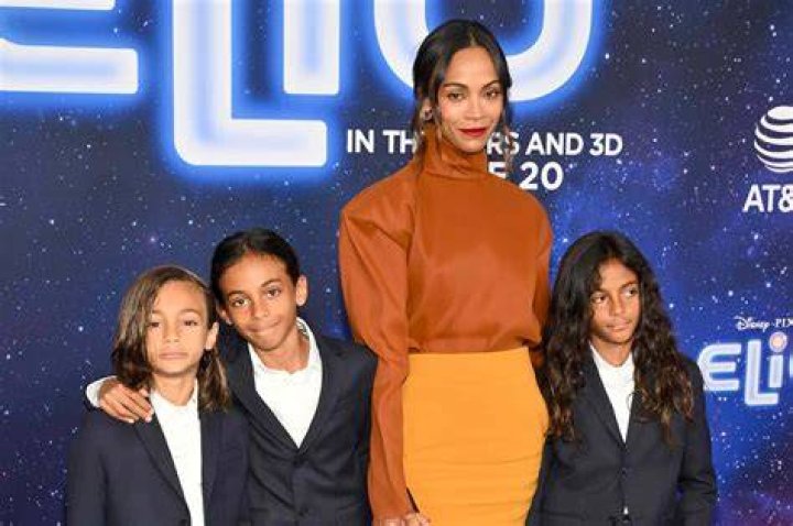 Zoe Saldana's Sisters: A Deep Dive Into Family Bonds